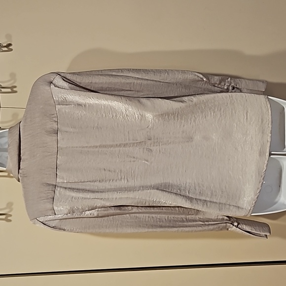 Banana Republic Women's Blouse Size M - Picture 5 of 10